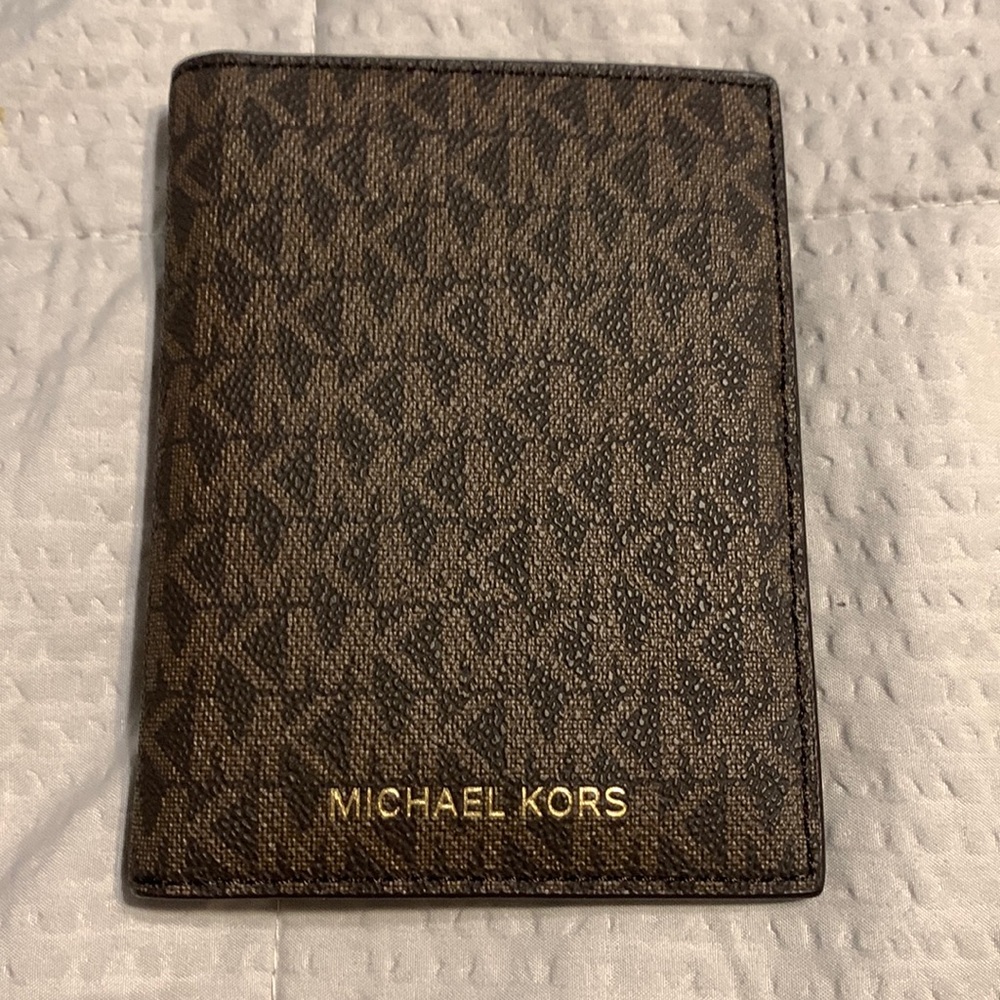 VEUC Michael Kors passport wallet w/ ID slot plus 6 card slots & bill holder.